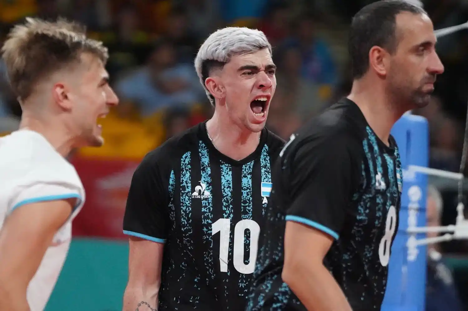 Argentina lo dio vuelta con Zelayeta como goleador