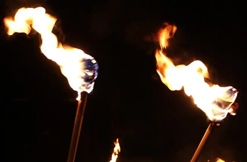 Estudiantes universitarios marcharán con antorchas hasta el show de Charly García