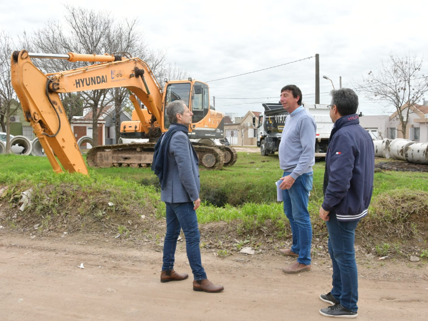 Comenzó la obra de cordón cuneta en barrio Parque