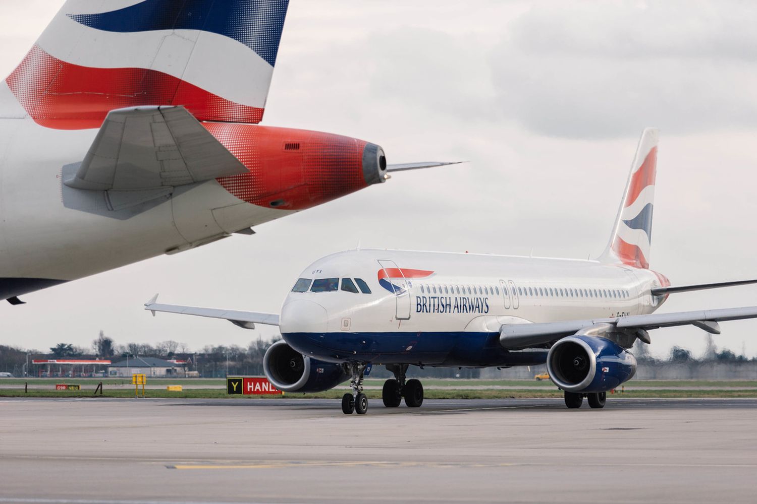 British Airways cancela más vuelos y prevé reducciones hasta octubre