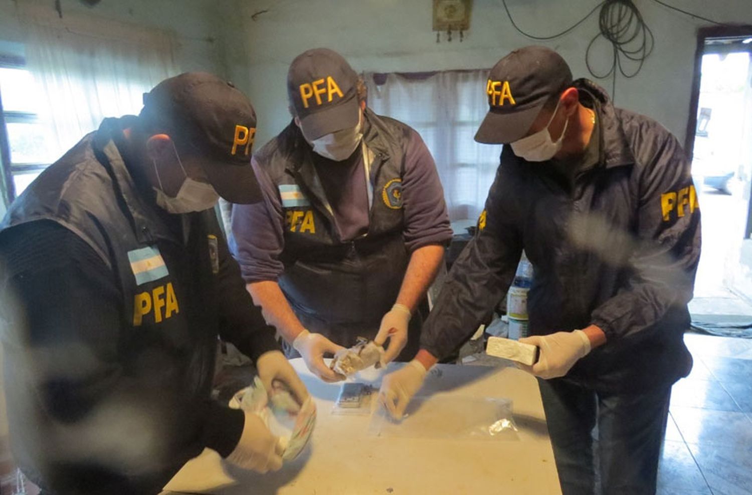 Atraparon a un dealer que vendía cocaína en el barrio San Martín
