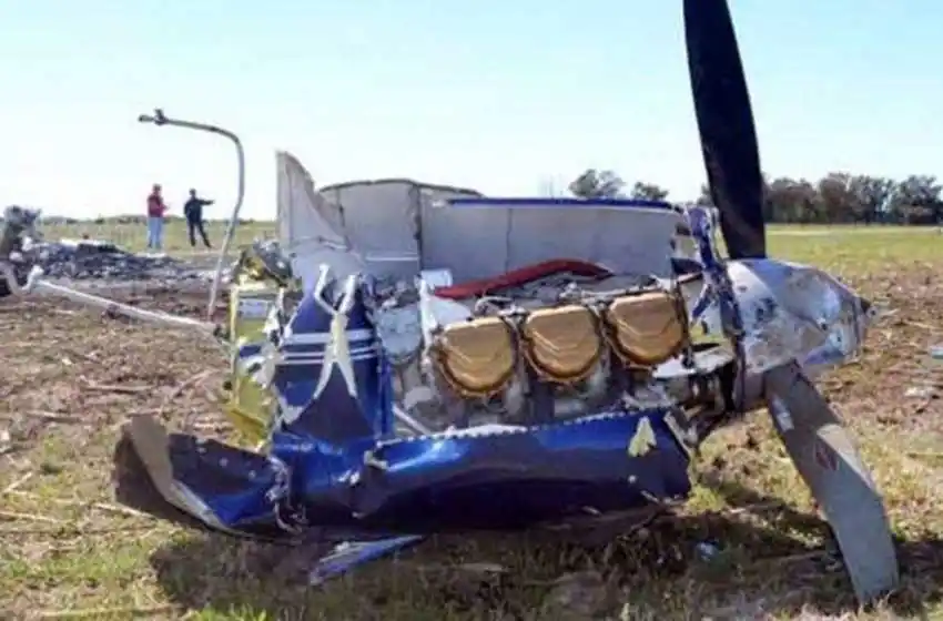 Cinco víctimas fatales al estrellarse una avioneta en una zona rural