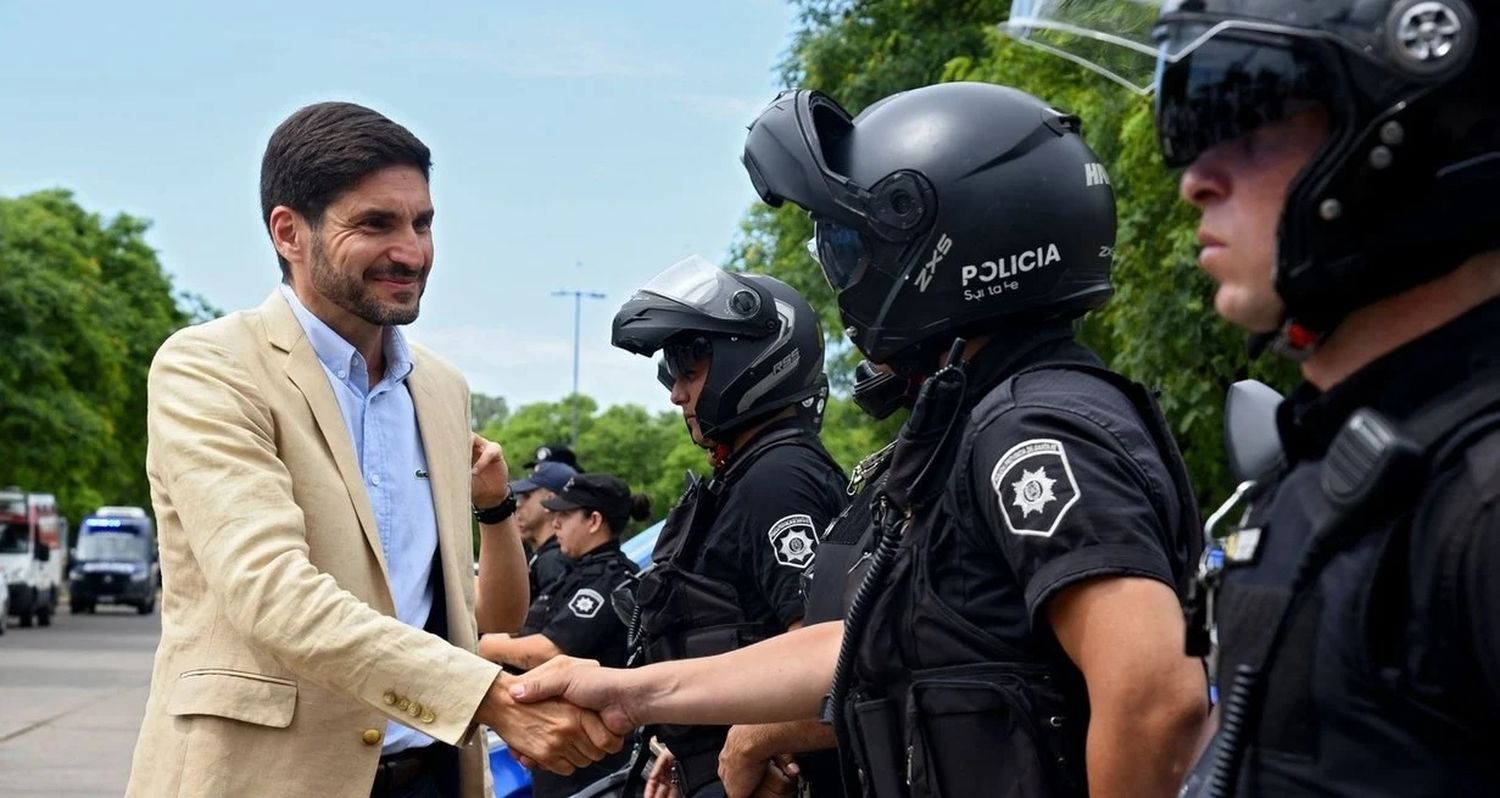 Pullaro recibe un fuerte respaldo ciudadano en Rosario, principal foco de la violencia en la provincia.