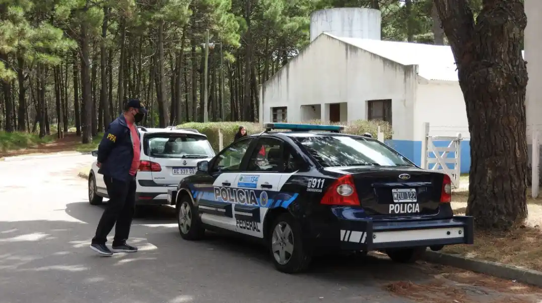 Escándalo en Pinamar: Empleados municipales cobraban el monto de las “Tarjetas Alimentar” con posnet truchos