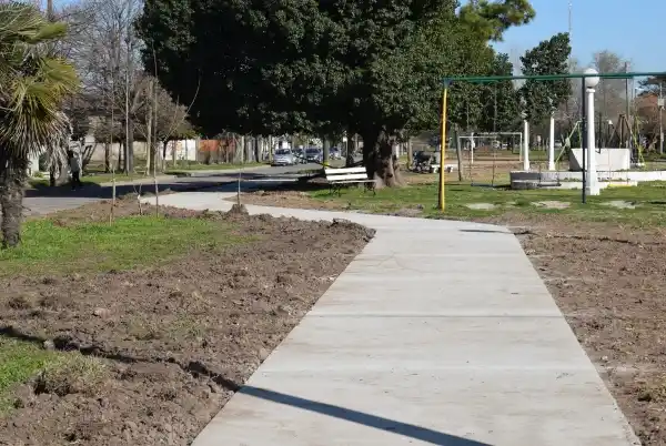 Red de vías seguras: continúa la construcción de bicisendas en los bulevares de Yrigoyen y Scalabrini Ortiz