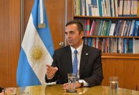 El Gobierno convocará a una mesa de trabajo a representantes empresariales y sindicales
