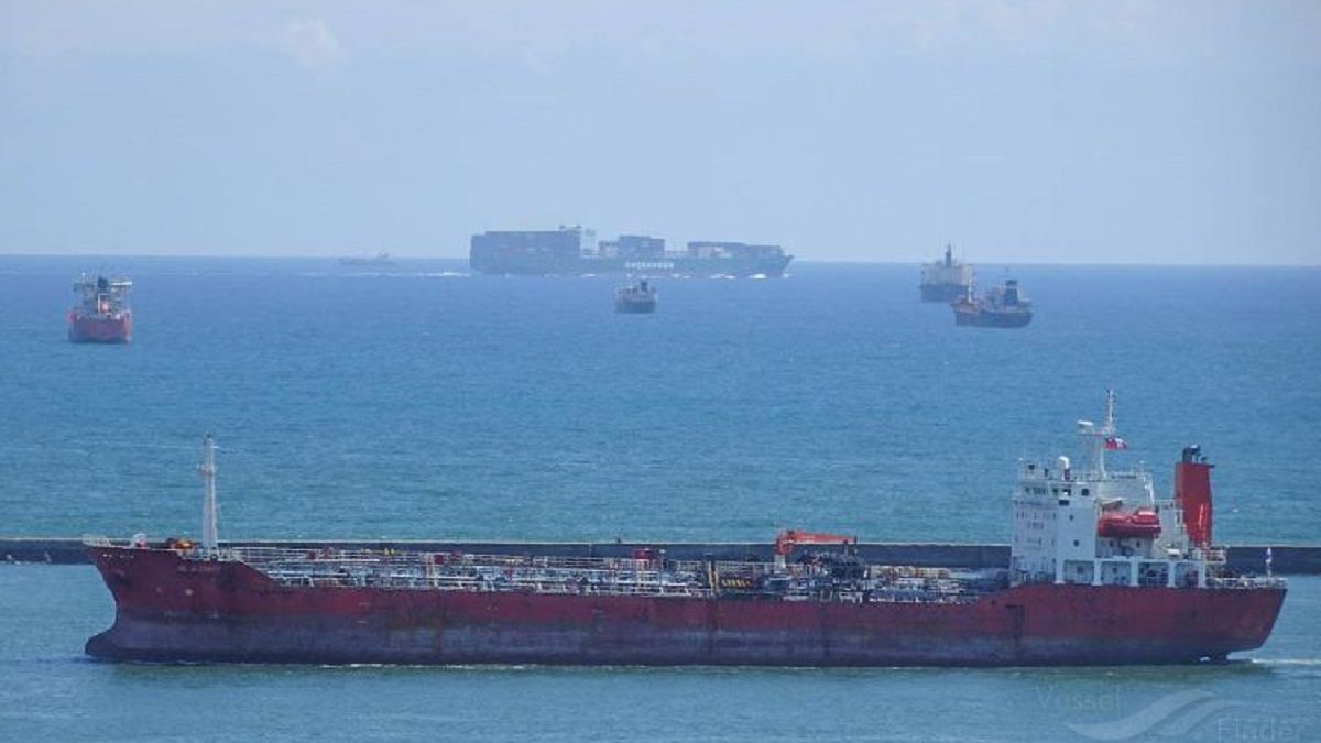 ¡ATENCIÓN! Buque con petróleo venezolano encalla en aguas de Indonesia