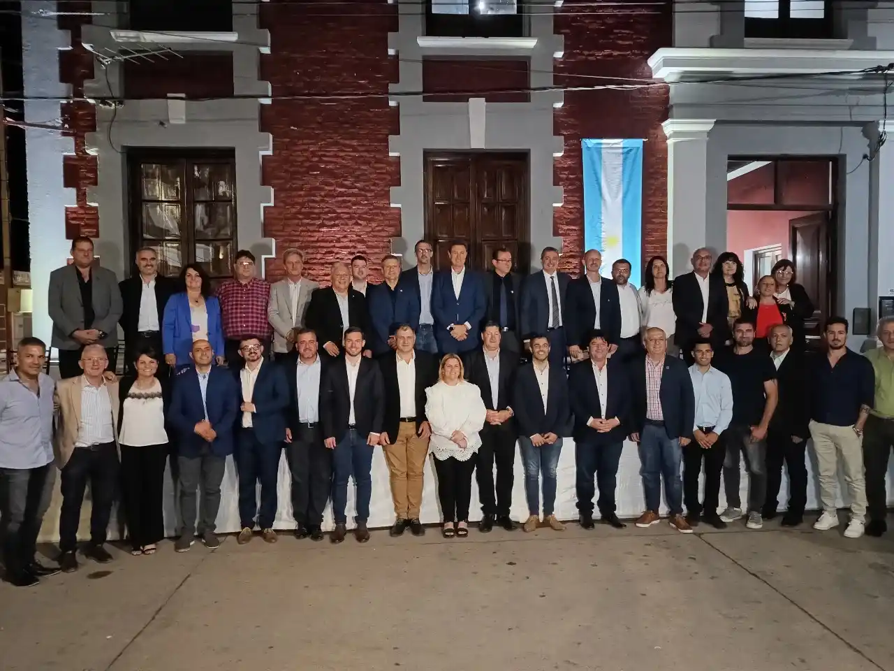 Intendentes y jefes comunales se reunieron en Villa Concepción del Tío para celebrar el aniversario departamental.