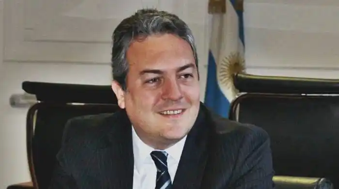 Breitenstein: "Macri copia, Scioli propone desarrollo"