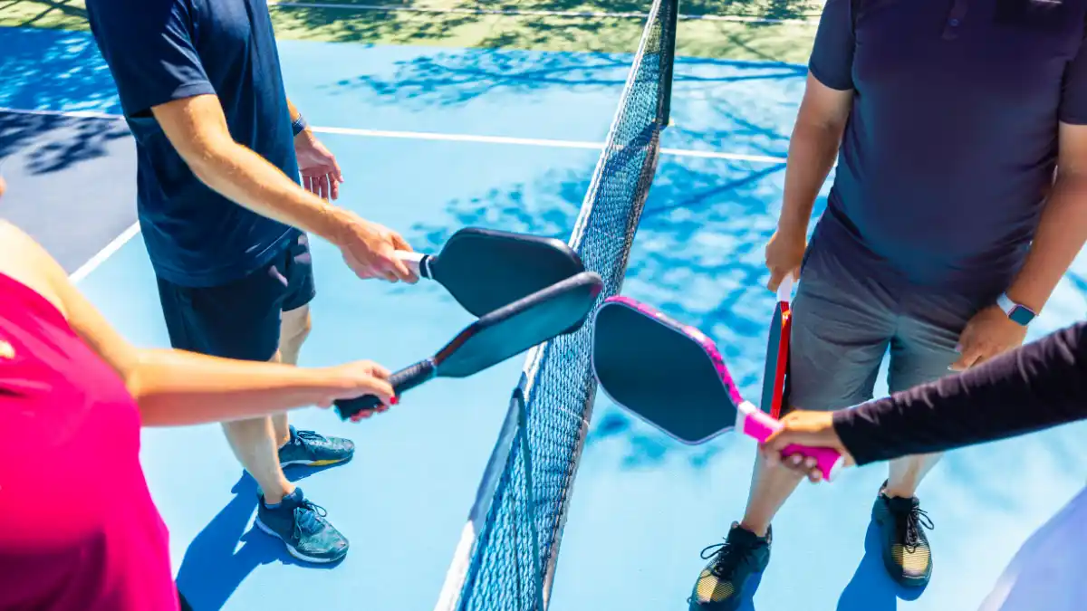 Cada vez más personas eligen el pickleball como alternativa para ponerse en forma y mejorar su salud con un deporte de bajo impacto/ DeporteGlam