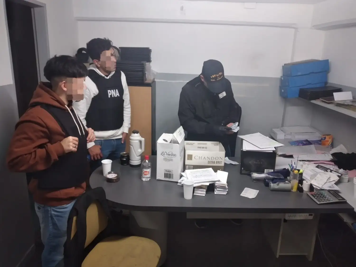 Prefectura Naval Argentina rescató a una menor, que ya se encuentra con sus padres y a otras 57 mujeres presuntas víctimas de trata de personas,