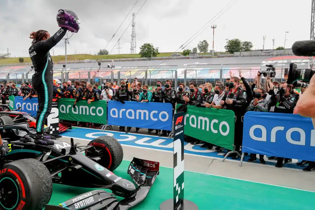 El implacable Hamilton se llevó todo de Hungría