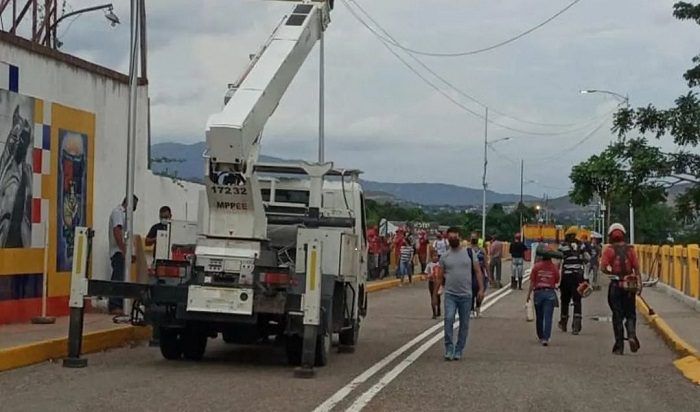 Todo listo para remover contenedores en puente internacional Simón Bolívar en el Táchira