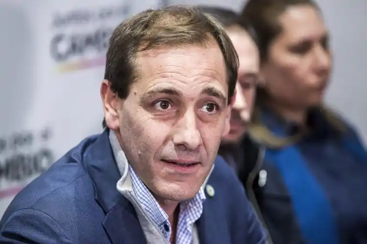 La oposición platense aseguró que la situación de Garro "ameritaba licencia" porque el tema "es sumamente grave"