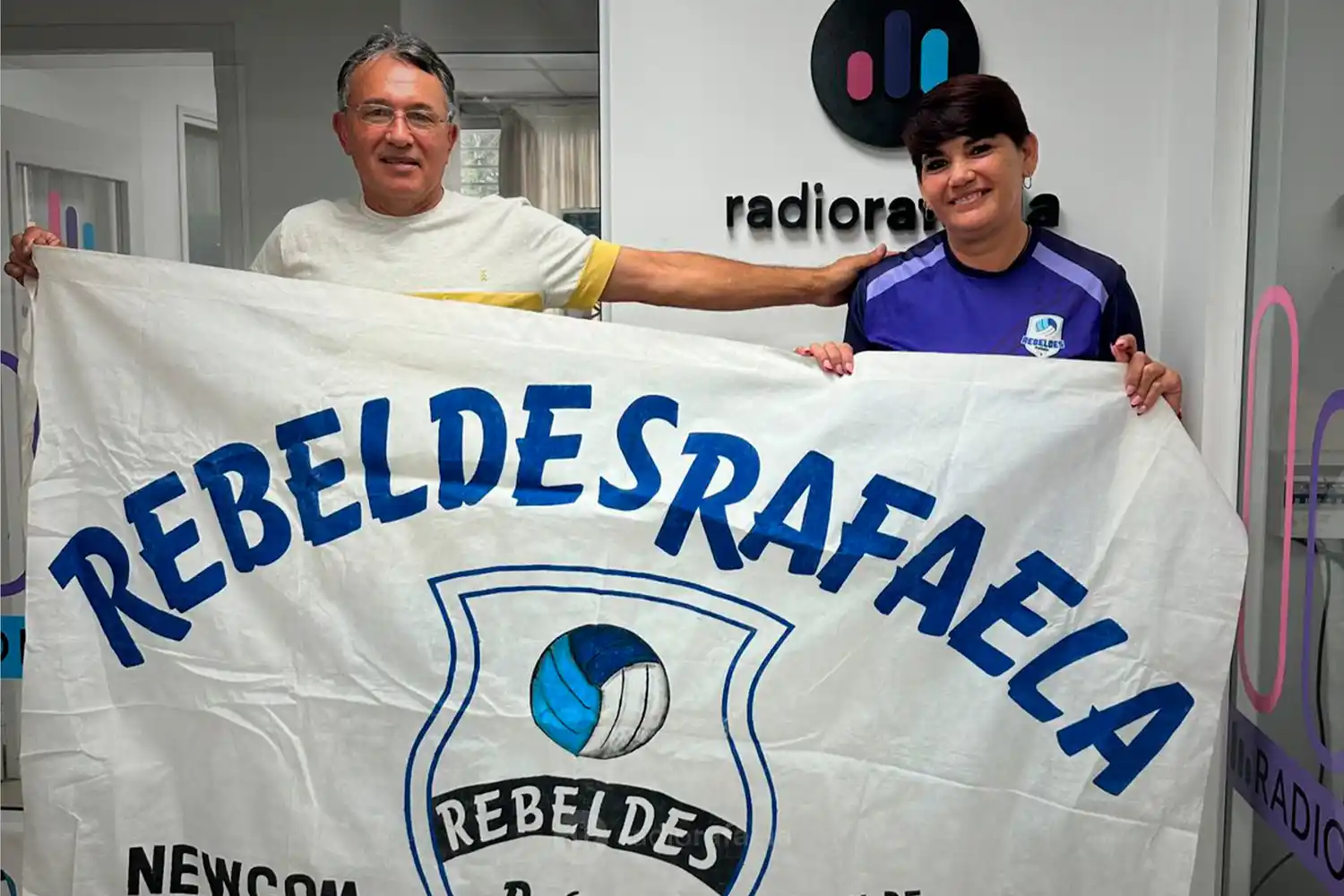 Arsenio Colman y Viviana Molina, jugadores del equipo “Los Rebeldes” | Encuentro de vóley para adultos en el Centro de Educación Física de Rafaela