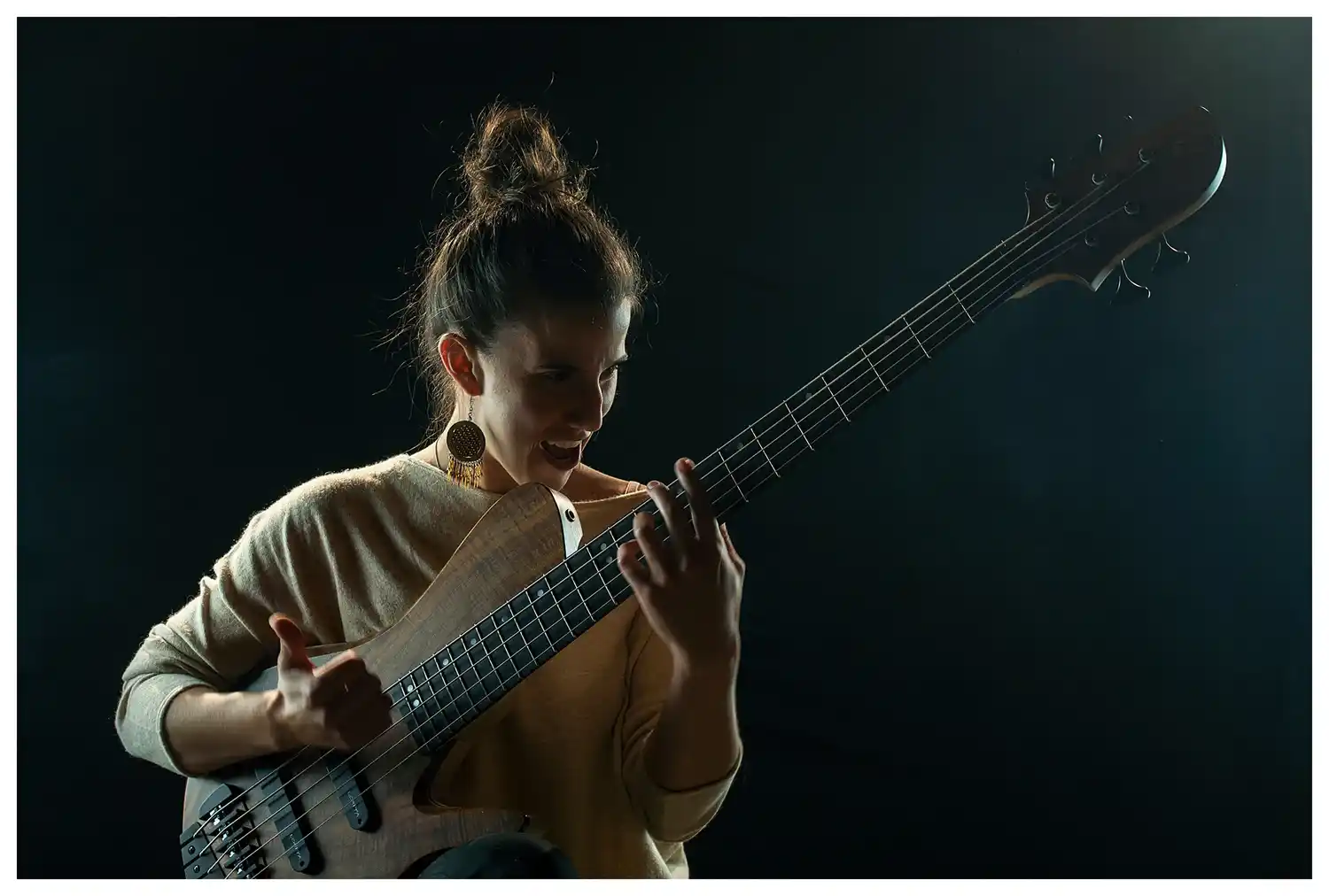 Clara Cantore: música y charla sobre gestión cultural independiente en el teatro café Wojtyla