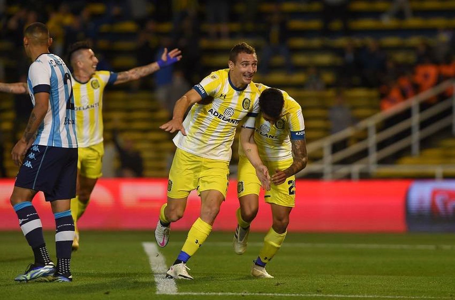 Central logró un triunfo clave ante Racing en la lucha por entrar a la Sudamericana