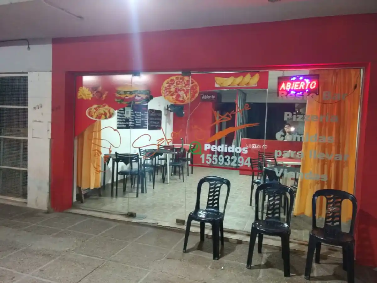 Roban televisor de rotisería pero no pueden con la moto  porque se trabó la llave	