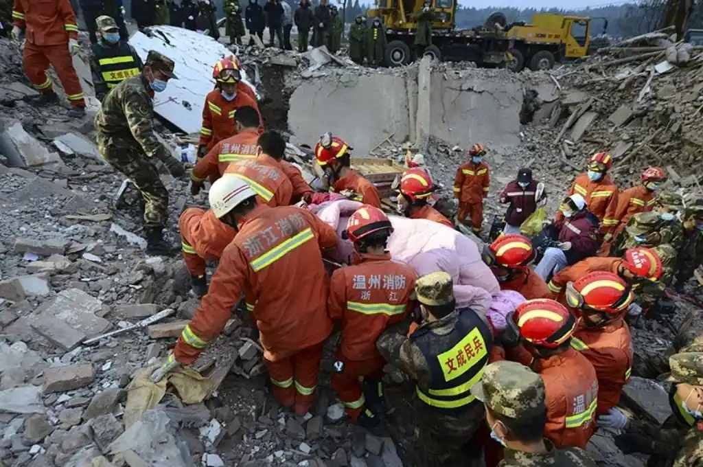 Se derrumbó un hotel en China: un muerto y 10 desaparecidos