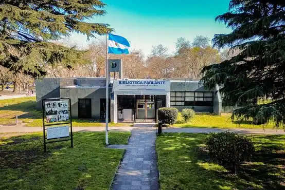 La Biblioteca Parlante será sede de diversos talleres, cursos y charlas.