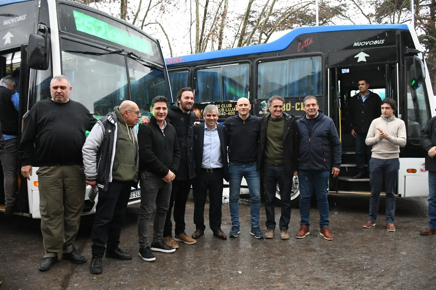 Volvió el micro entre Alberti y Mercedes: Provincia y cuatro intendentes reactivaron el servicio que estaba suspendido