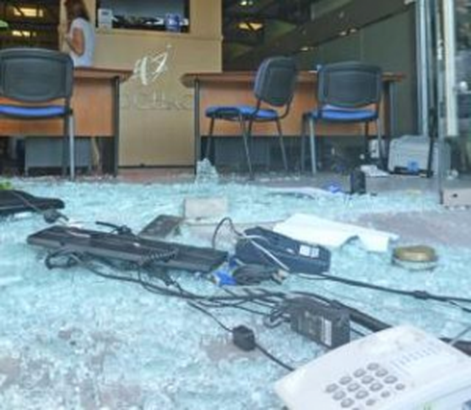 Destrozos en oficina de Aerochaco