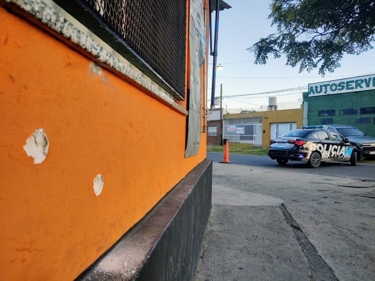 Una mujer resultó herida luego de que un comercio de zona sudoeste fuera blanco de una balacera