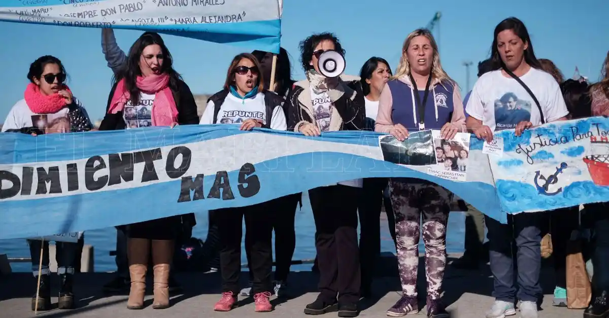 Repunte: familiares de víctimas marcharon a tres meses del naufragio