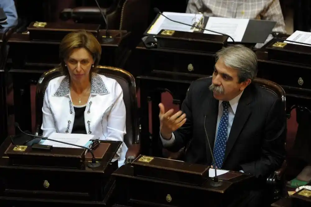 Aníbal Fernández justificó a Rojkés: "Le respondió a un provocador"