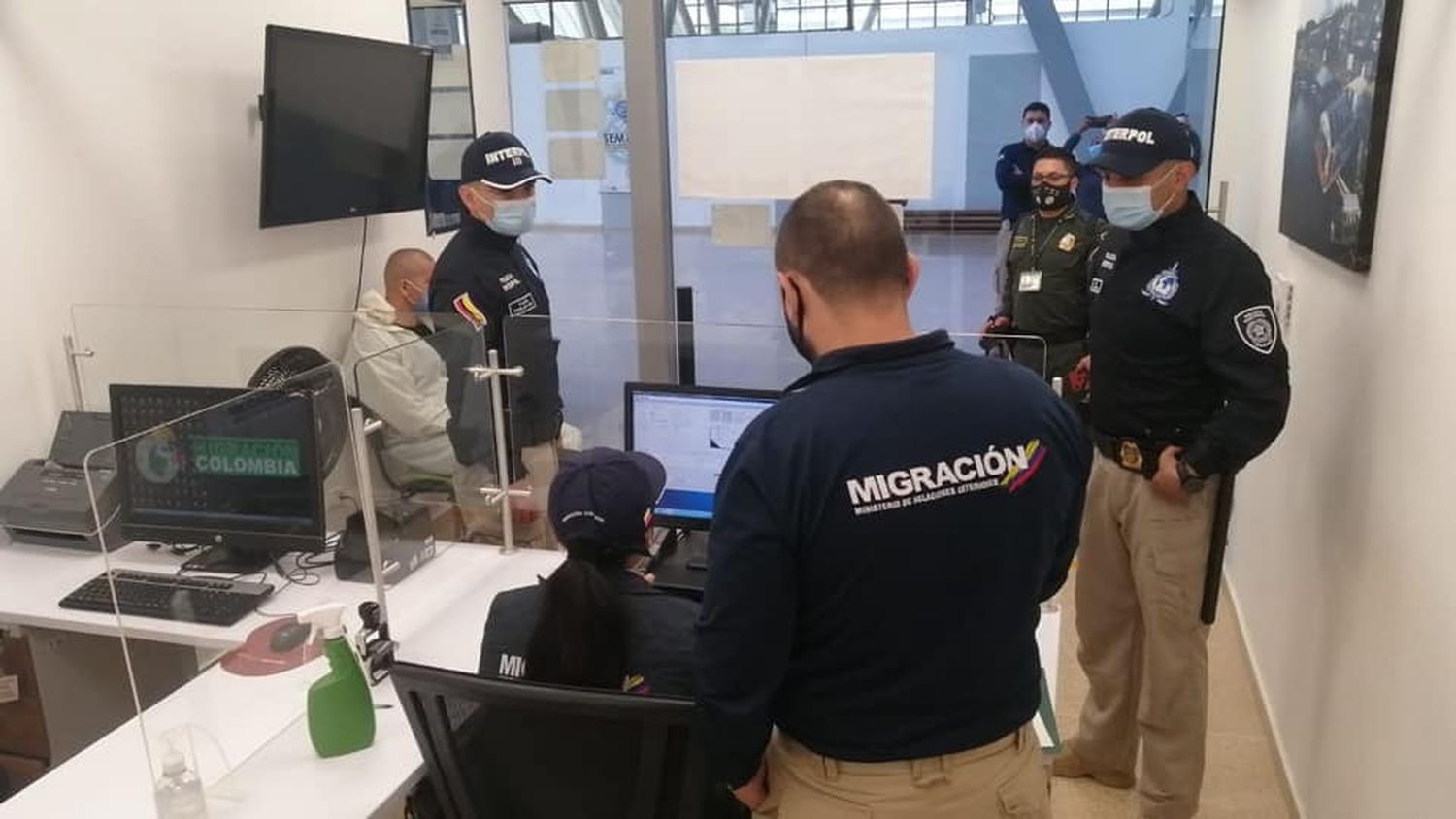 Prueba PCR para viajeros que lleguen a Colombia
