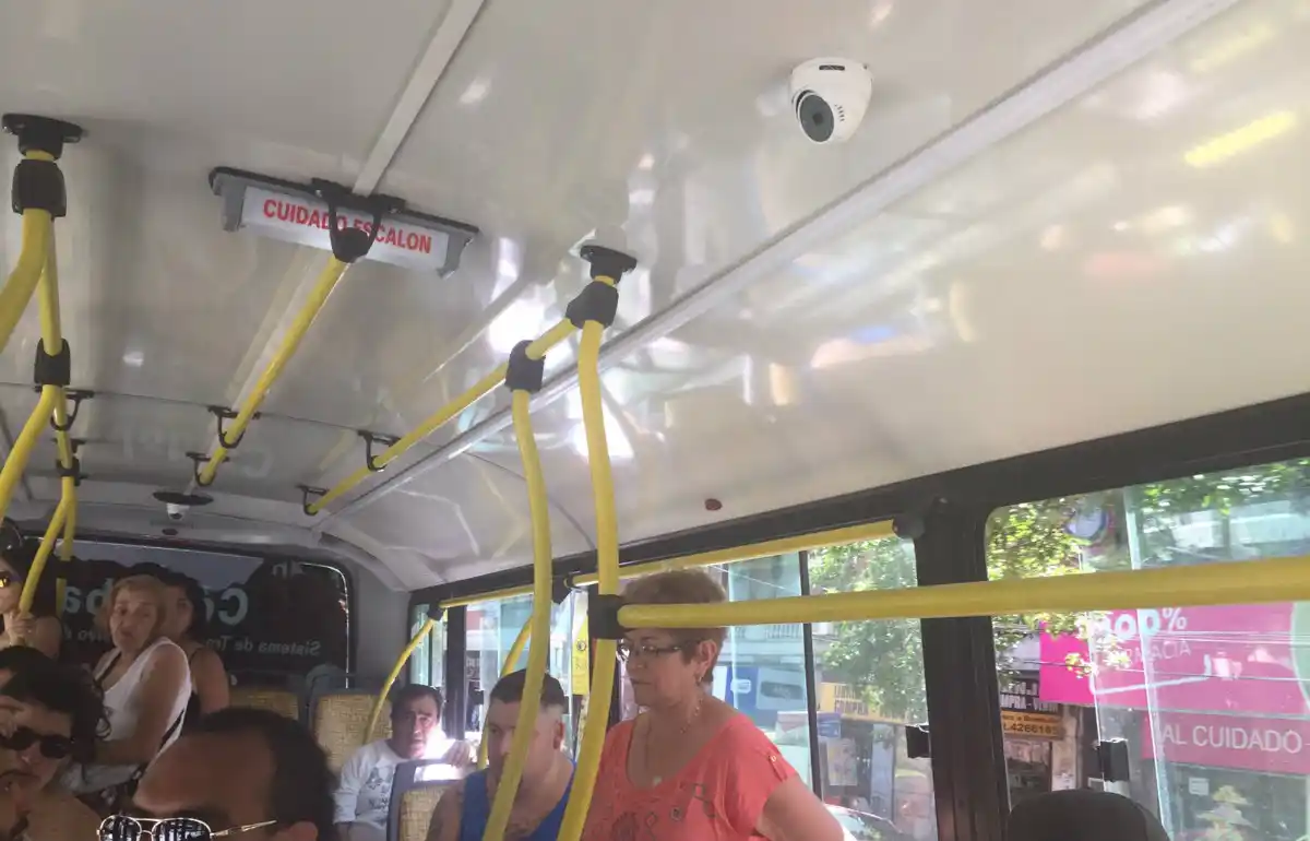 Proponen instalar cámaras de seguridad en trenes y colectivos de todo el país