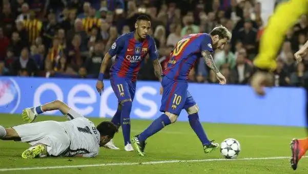 Messi sometió a Guardiola: triplete y goleada al City por la Champions