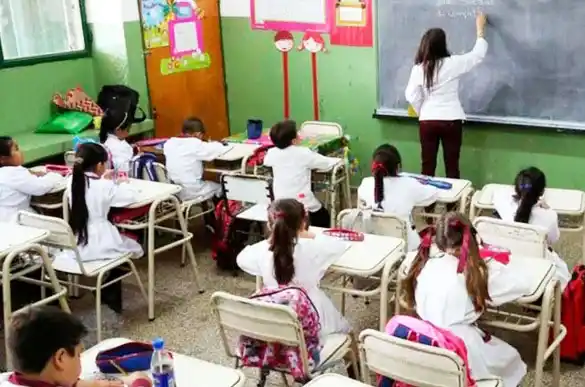 Ningún chico sin escuela y sin maestro
