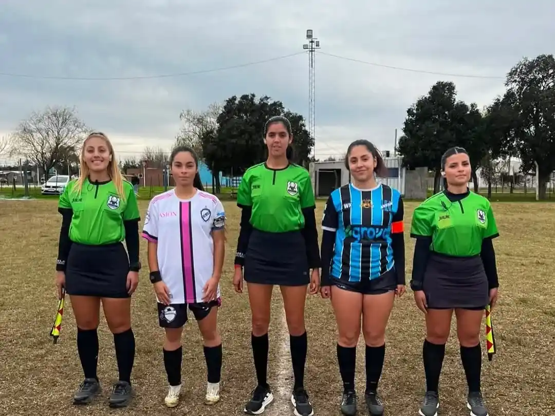 Fútbol femenino - 8