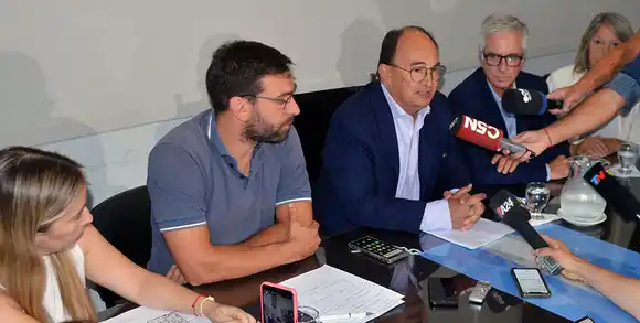 Menor abusada en Saladillo: qué dijo el intendente Salomón, quien suspendió sus vacaciones tras la pueblada