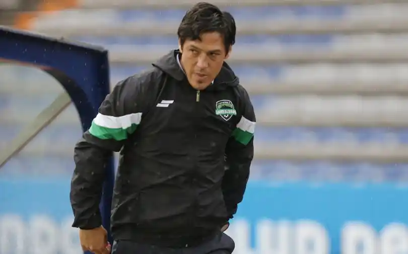 El equipo de Camoranesi se impuso como visitante