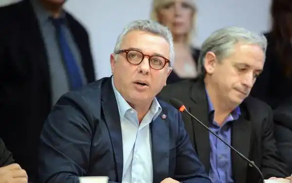 Julio Zamora: "Para muchos jubilados y trabajadores la opción es comer o pagar las tarifas"