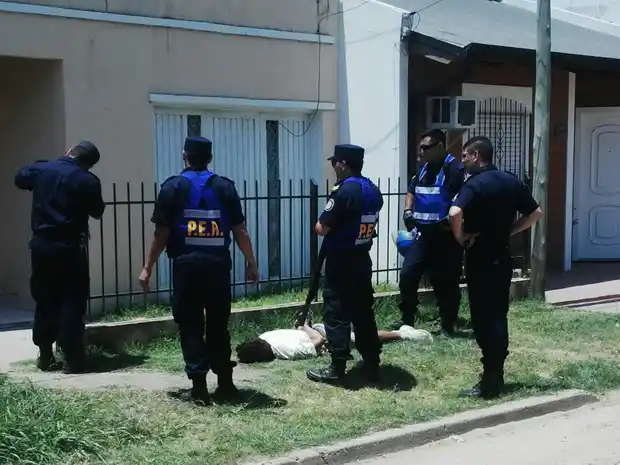 Detienen un hombre por ingresar a una obra en construcción