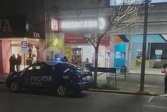 Bajo amenazas de muerte, robó 8 millones y medio de pesos en una financiera de pleno centro