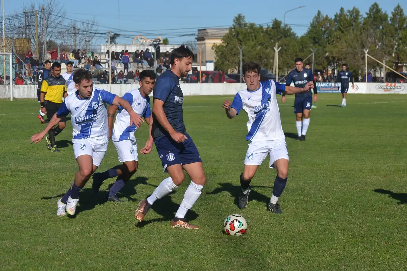 Sociedad Sportiva a lo largo de los 90´mostró mejores argumentos ofensivos que Libertad y se quedó con una victoria clave por 2-0 y lo dejó sin invicto al equipo de La Banda.