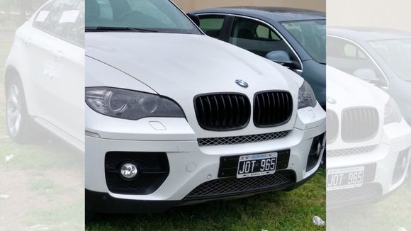 El misterio de la lujosa camioneta BMW que aún permanece secuestrada por el Juzgado de Faltas