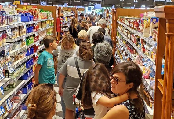 Caen las ventas en supermercados y crece la tendencia del consumo de “marcas propias”