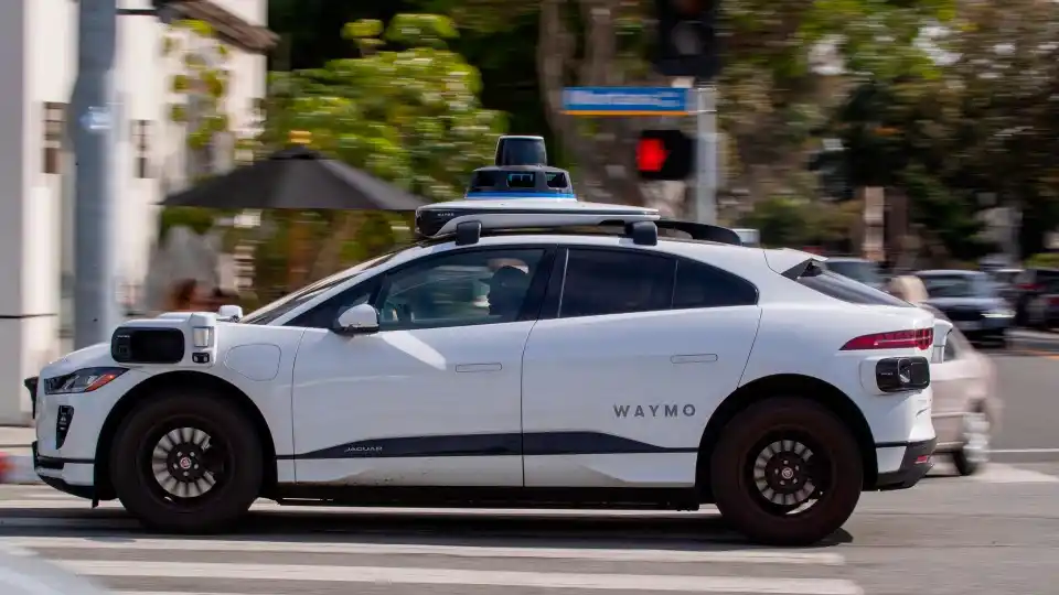 Nueva York entregó a Waymo los primeros permisos para robotaxis