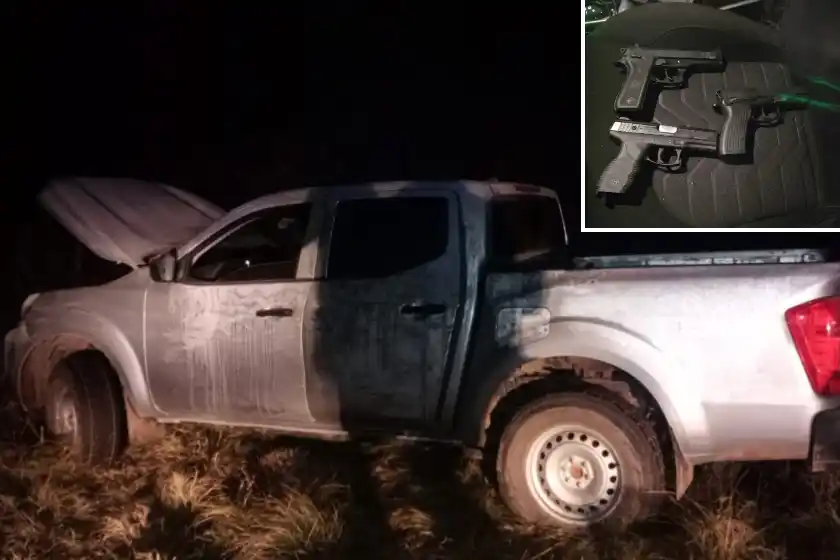 Huyeron de la policía y abandonaron una camioneta con armas en un camino rural.