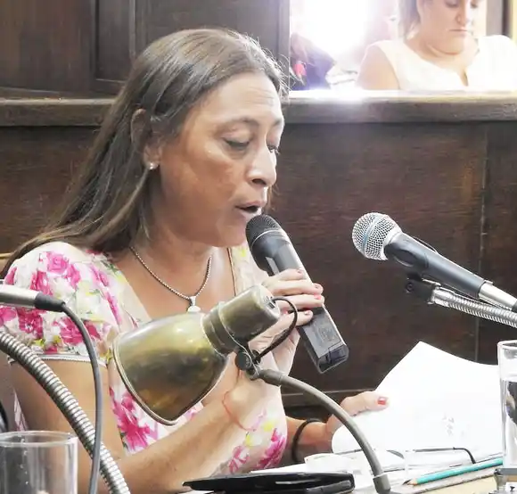 La asamblea de la cultura fue recibida por la concejala Silvina Ovelar