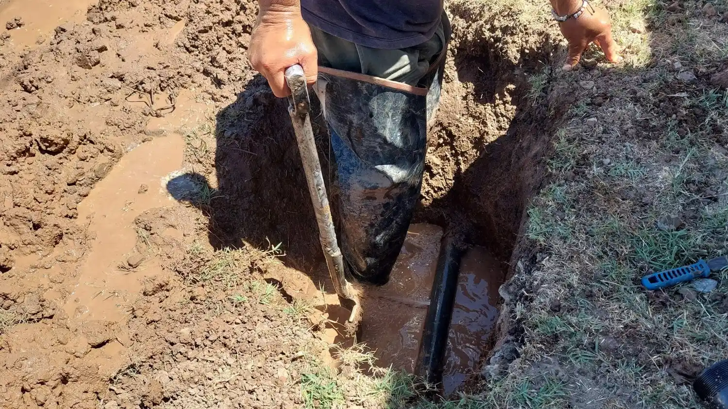 Hay que garantizar la prestación de los servicios pero muchas veces implica romper veredas. Foto ilustrativa La Opinión.