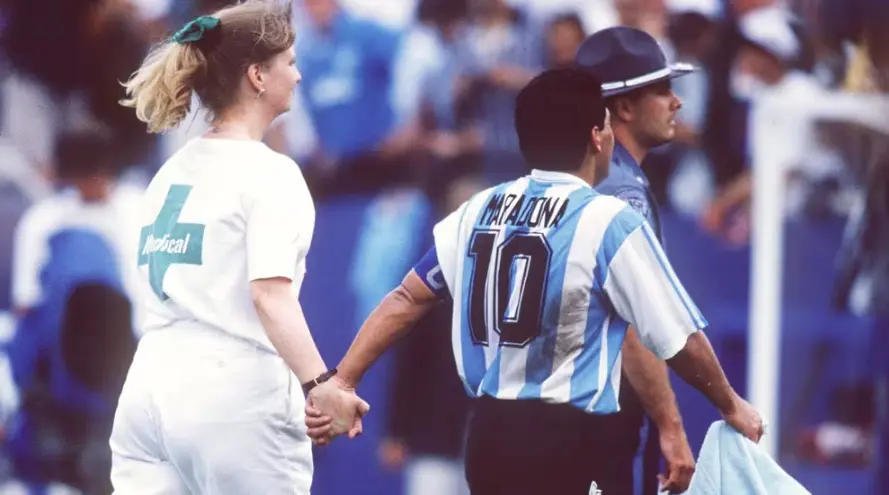 El día que la FIFA suspendió a Maradona por el doping en el Mundial ‘94: dudas sobre la prueba y la actitud de Grondona