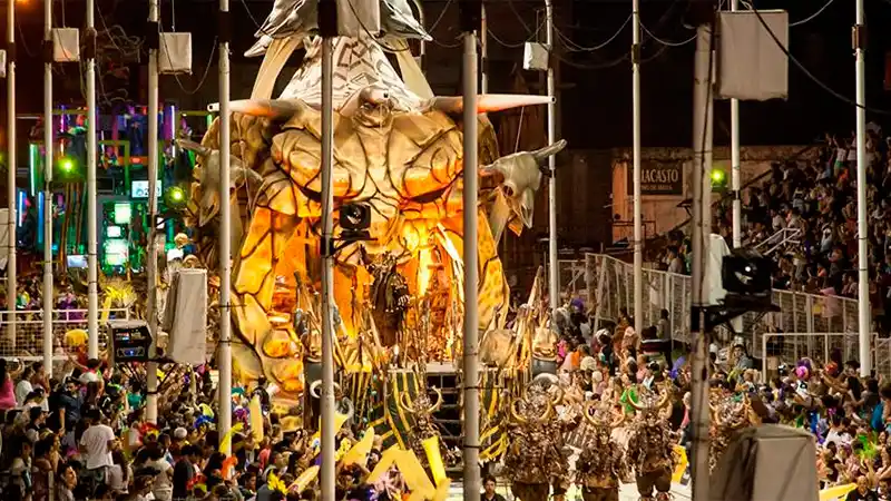 El Club Tiro Federal propuso que en el 2023 participen solo tres comparsas: sus argumentos