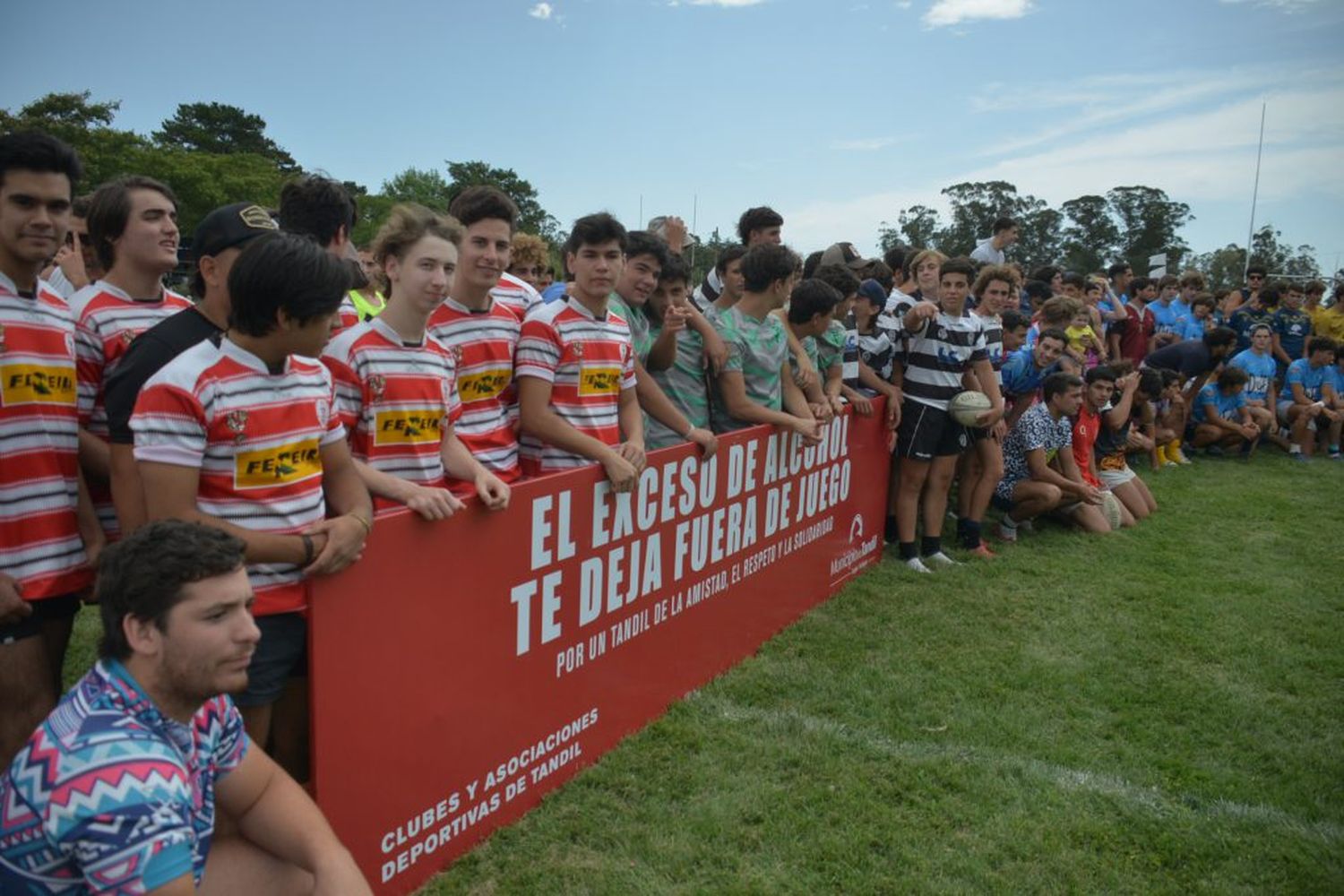 Con un cartel desplegado en el Seven Fernando Varela, iniciaron acciones de prevención