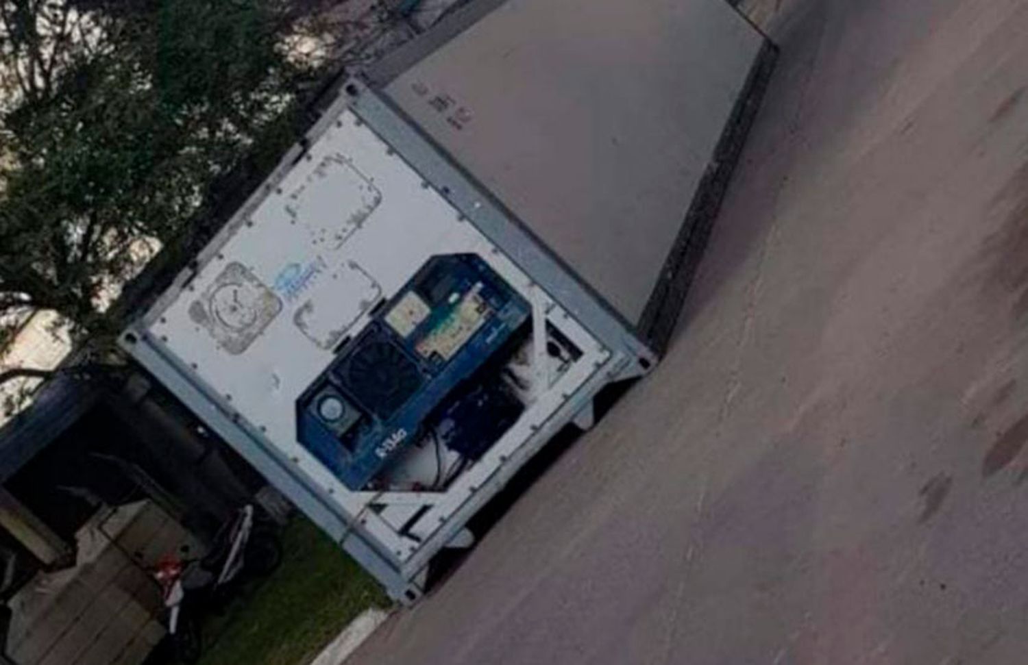 Instalaron un contenedor térmico ante un posible colapso en la morgue de un hospital de ciudad de Santa Fe